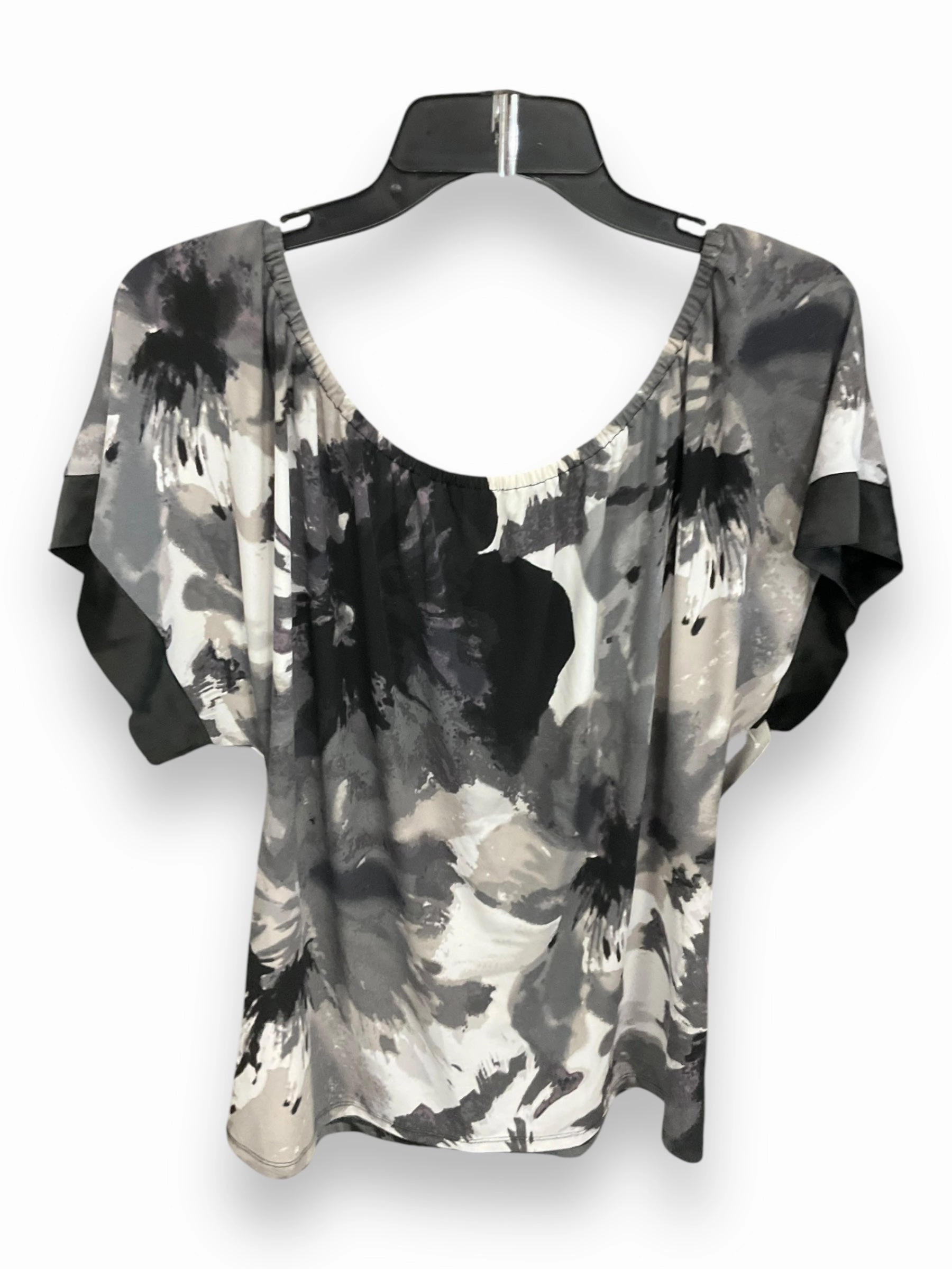 Top Short Sleeve By Express In Black & White, Size: S Flight Fit