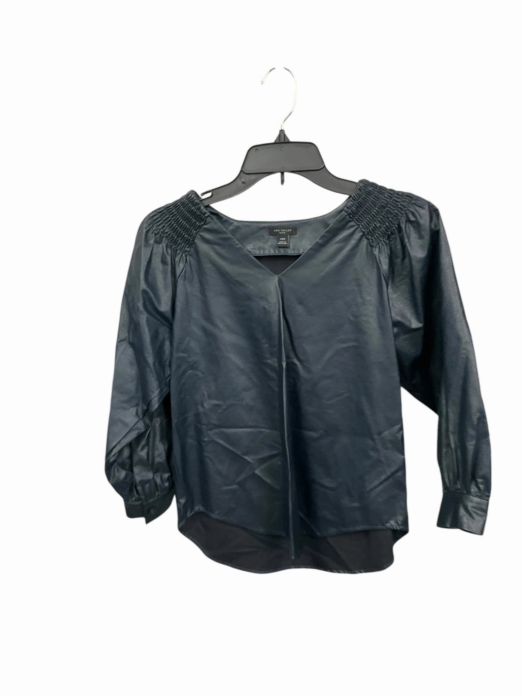 Street Fest Top Long Sleeve By Ann Taylor In Hunter Green, Size: Petite   Xs