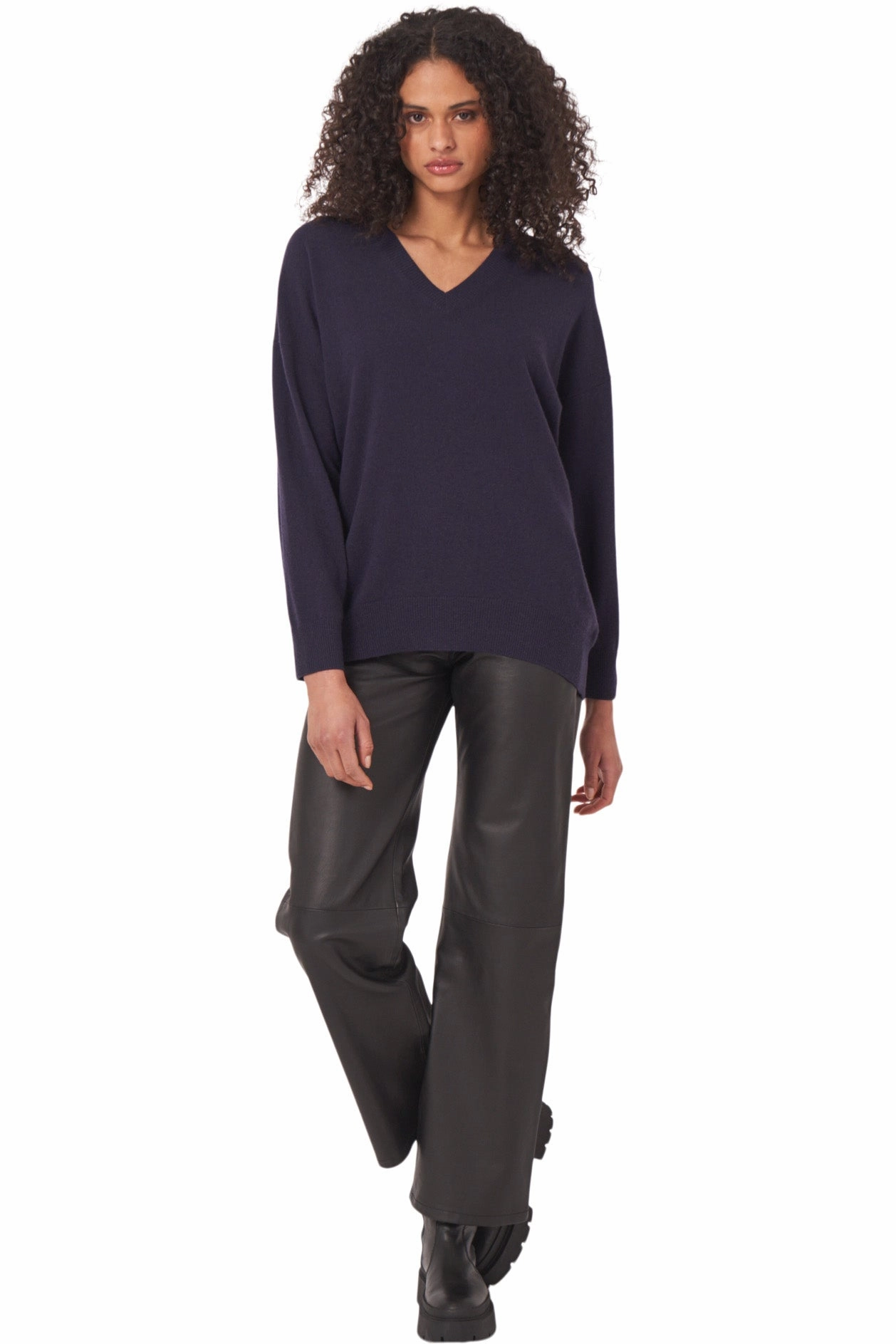 Repeat Cashmere Relaxed V-neck Sweater in Blackberry Compact Travel Design
