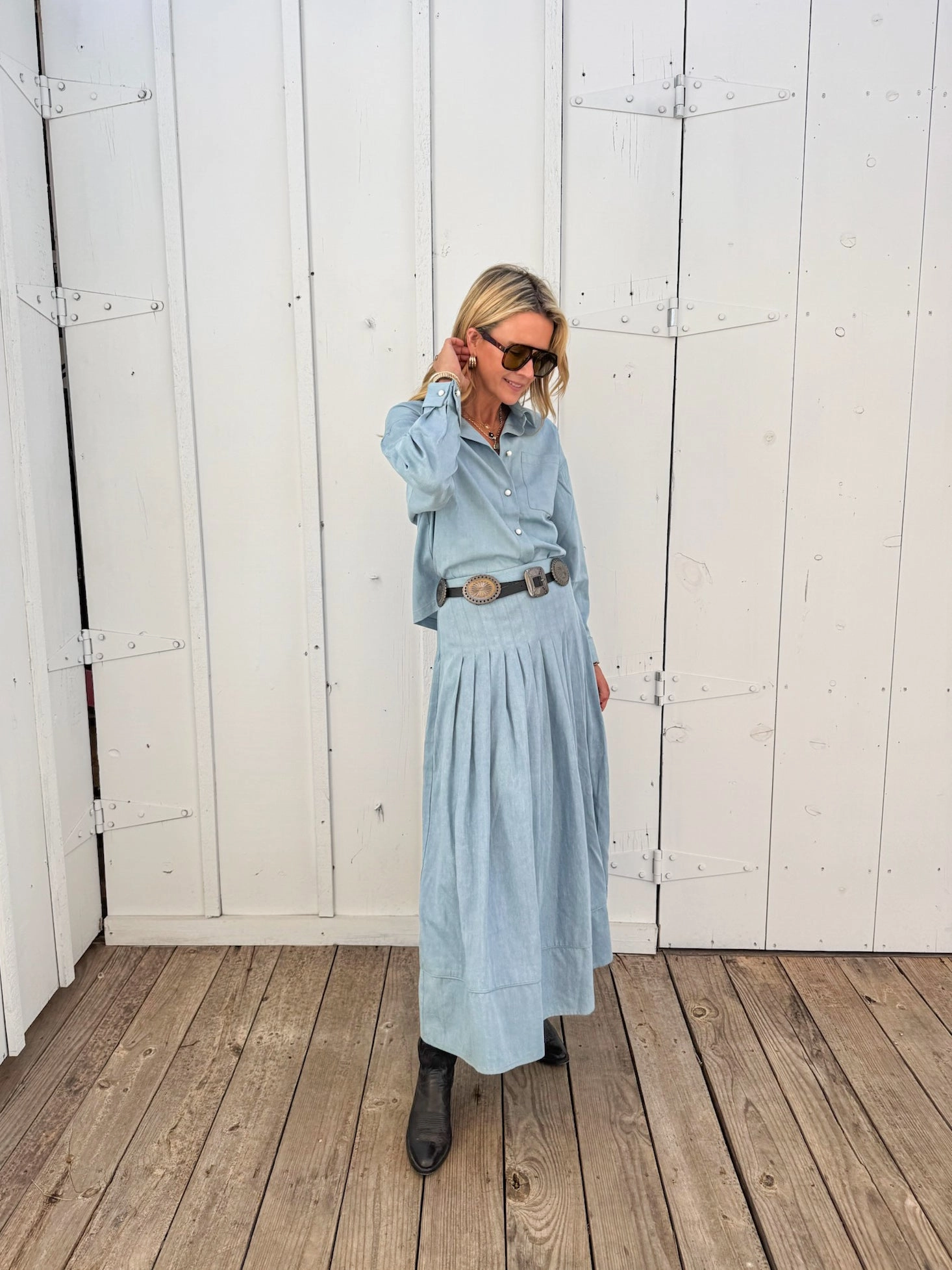 MASON'S DAUGHTER Emma Skirt, Light Wash Chambray Stretchable Waist Balanced Outfit