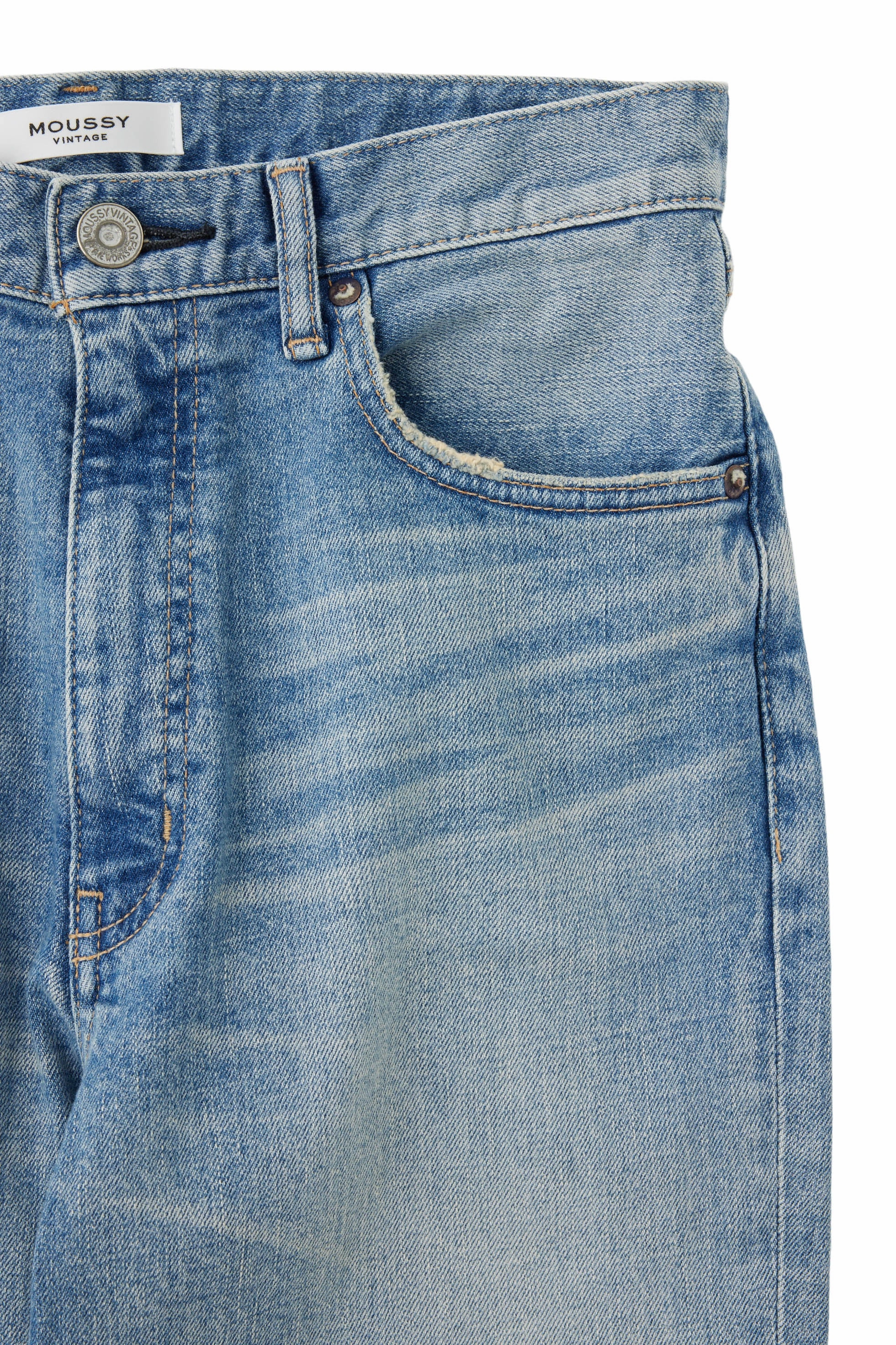 Moussy Denim Richland Boyskinny in Light Blue slim fit Classic Beach Day Travel Outfit