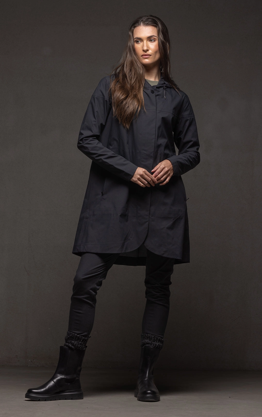 LIGHTWEIGHT SWING RAINSHELL Cold Weather