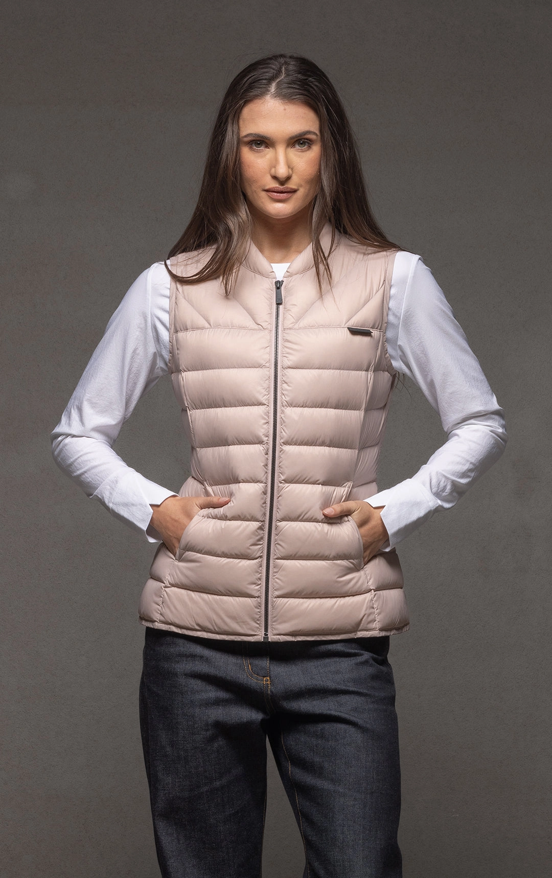 ESSENTIAL LIGHTWEIGHT DOWN VEST Seam Sealed Technology