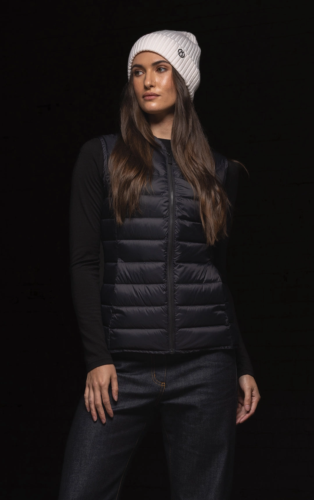 ESSENTIAL LIGHTWEIGHT DOWN VEST High Neck Noise Reduction Design