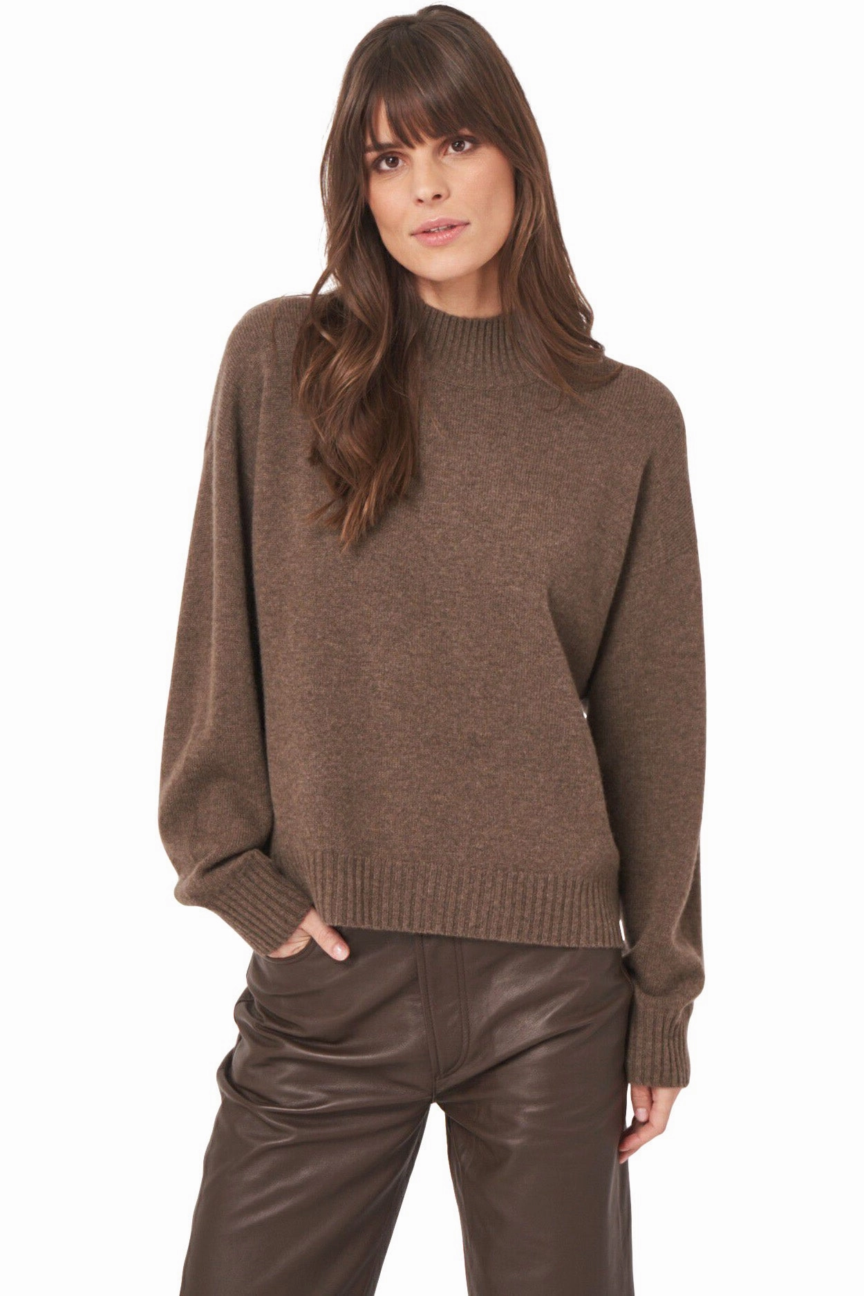 Roomy Pockets Relaxed Stretch Repeat Cashmere Seamless Stand Collar Sweater in Cacao
