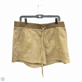 Shorts By White House Black Market In Tan, Size: 16 Essential Tee