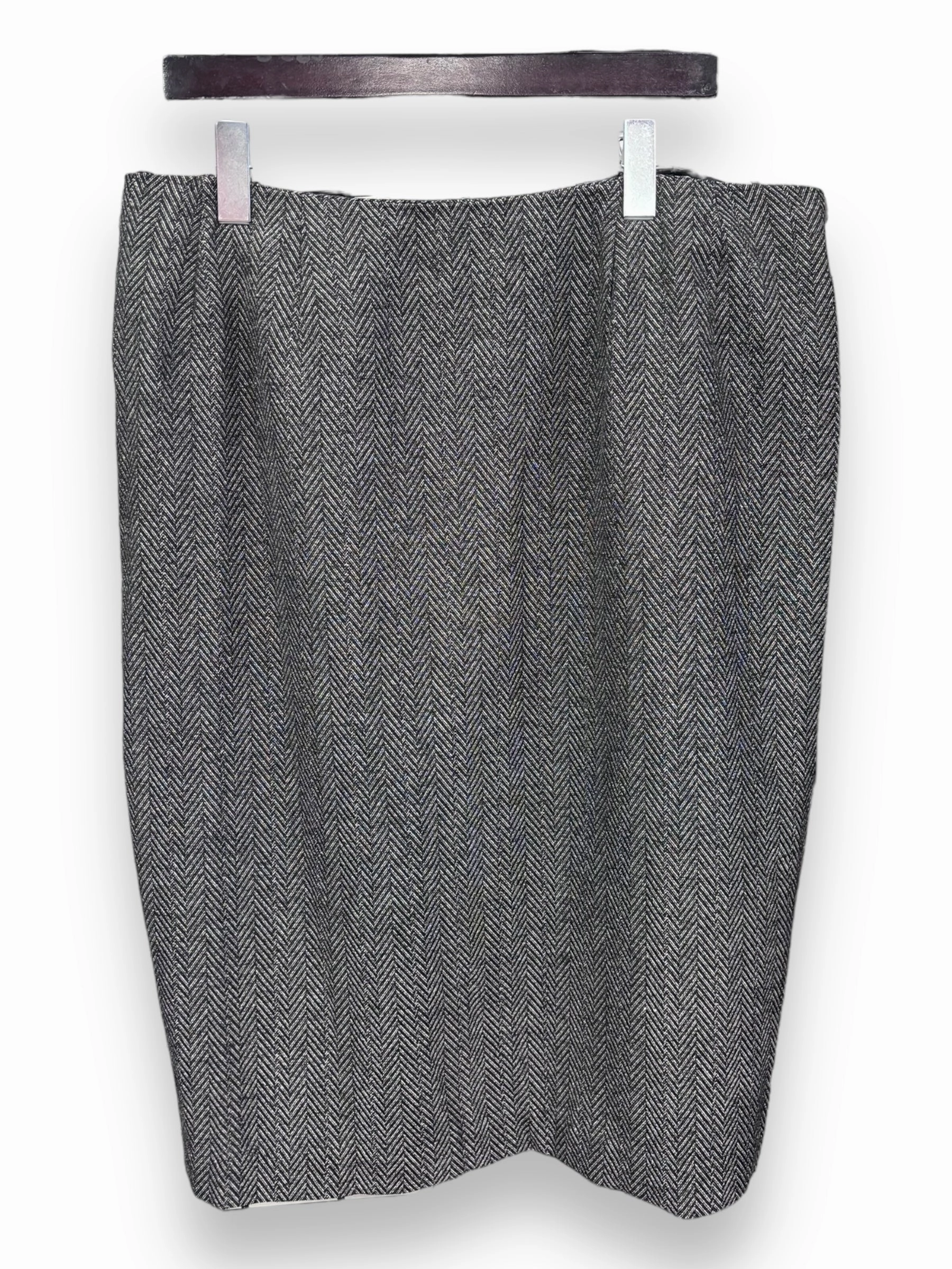 Skirt Midi By Larry Levine O  Size: 2x Prince Core