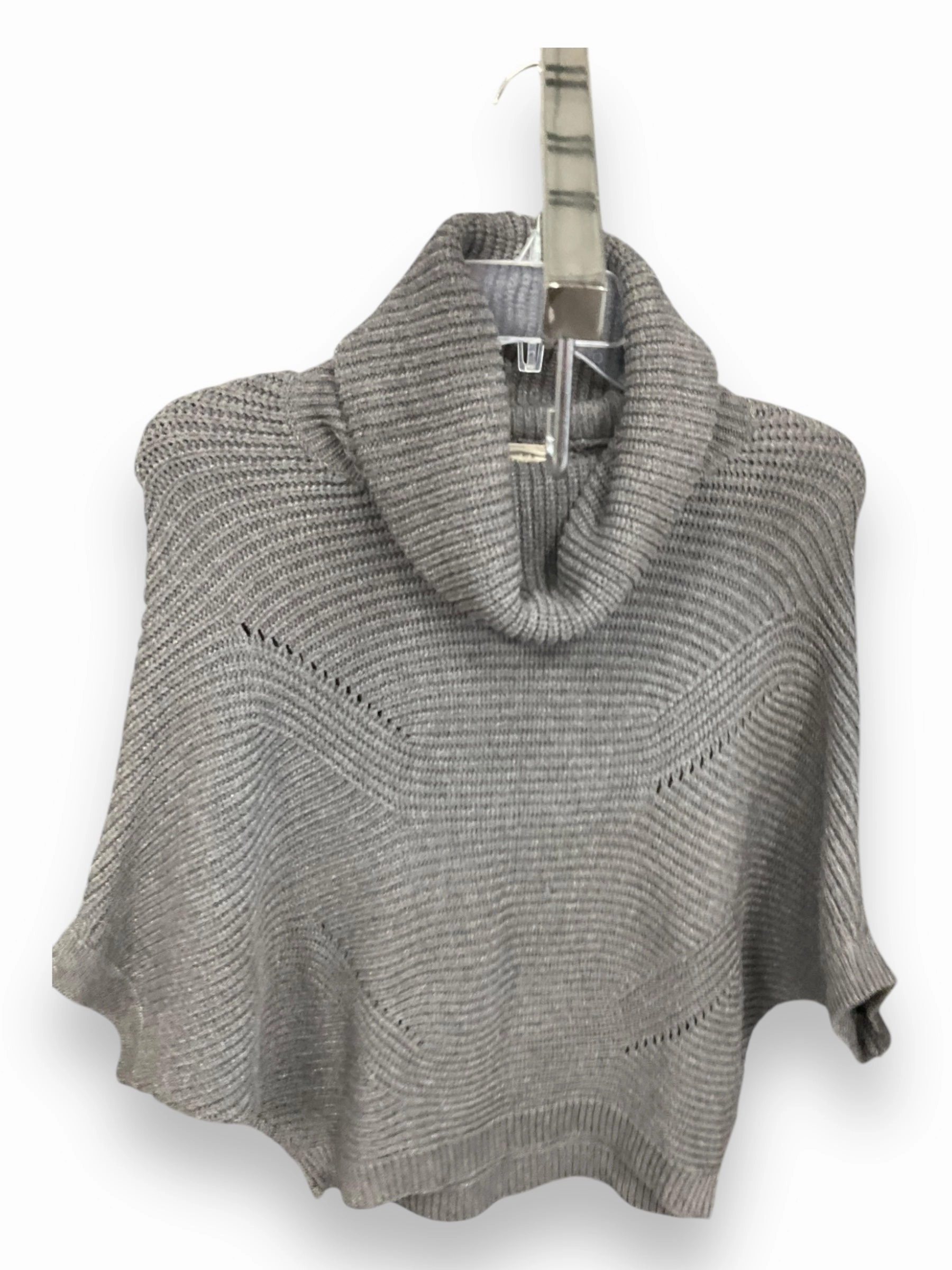 Sweater Short Sleeve By Clothes Mentor In Grey, Size: S Modern Outfit