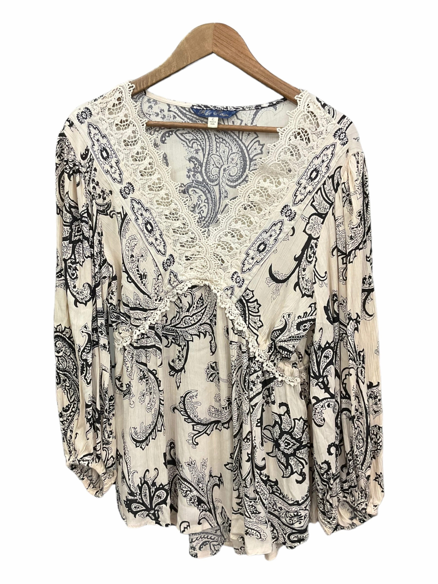 Top Long Sleeve By Clothes Mentor  Size: L LayeredNeckline