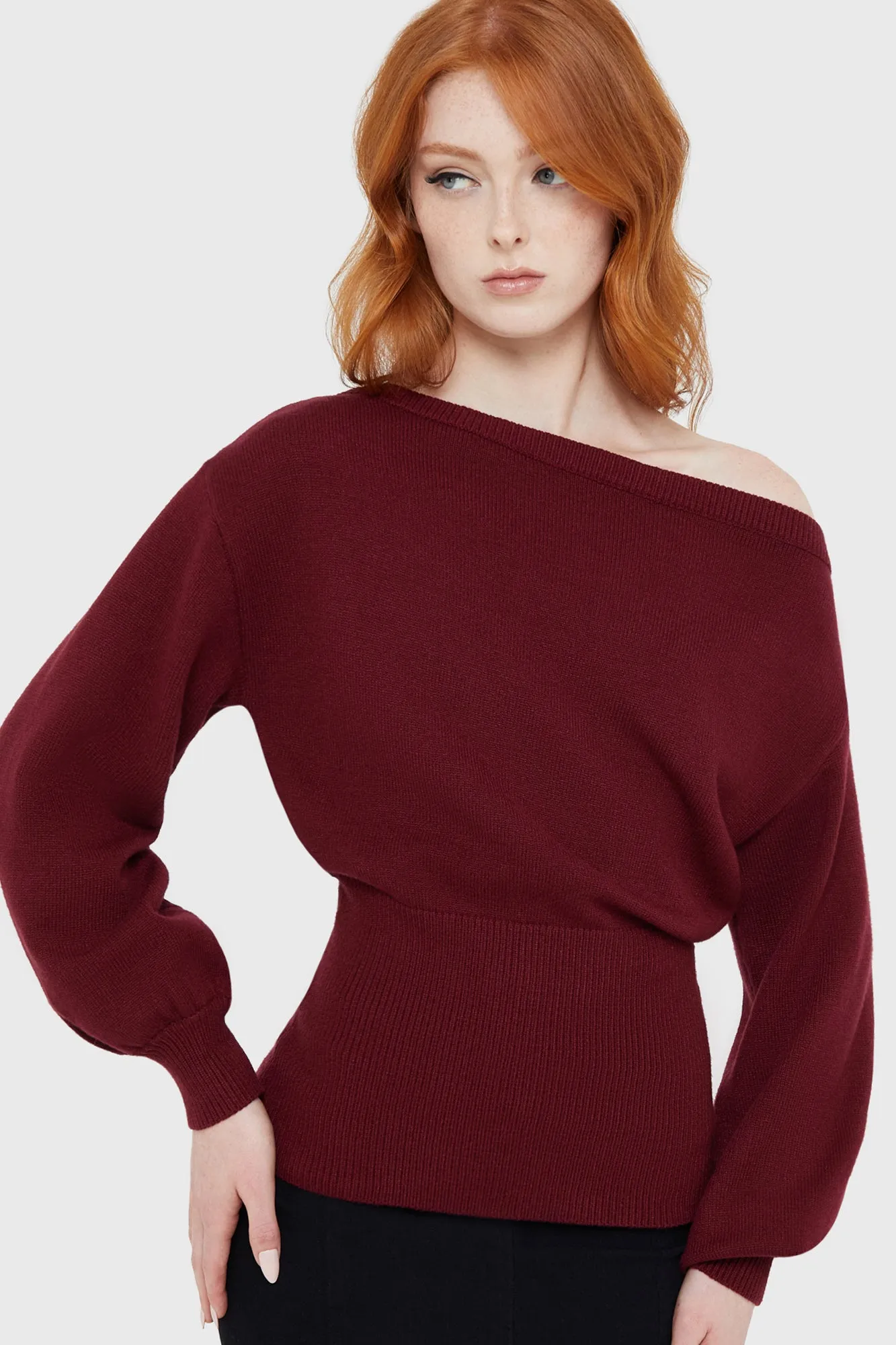 Reinforced Neckline Detail High Density Knit Eldritch Top [RED]